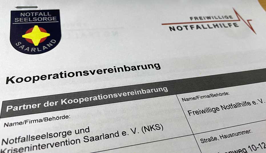 Kooperationsvereinbarung NKS und FNH für die Ausbildung von PSNV Führungskräfte im Saarland